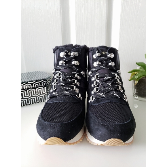 Tretorn | NWT "Lily 3" Weatherproof Sneaker Boots - Picture 3 of 12